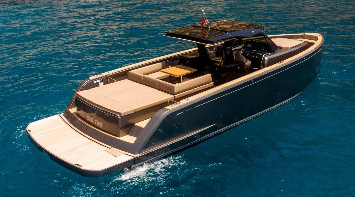 Pardo 50, aft deck — Menorca Yacht Rental, Menorca. Quick hops to quiet coves, lunch on deck