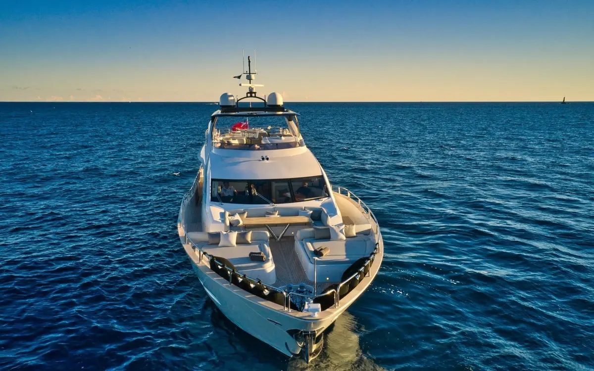 Sunseeker 90, aft deck — Menorca Yacht Rental, Menorca. Fast lines, four cabins, an open flybridge