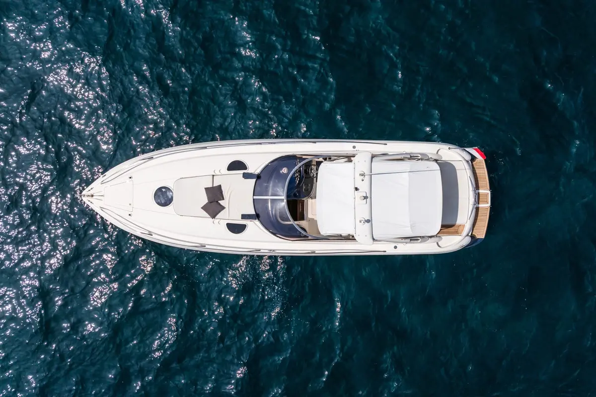 Superhawk 34, main deck — Menorca Yacht Rental, Menorca. Fast, sporty runs to Menorca's quieter coves